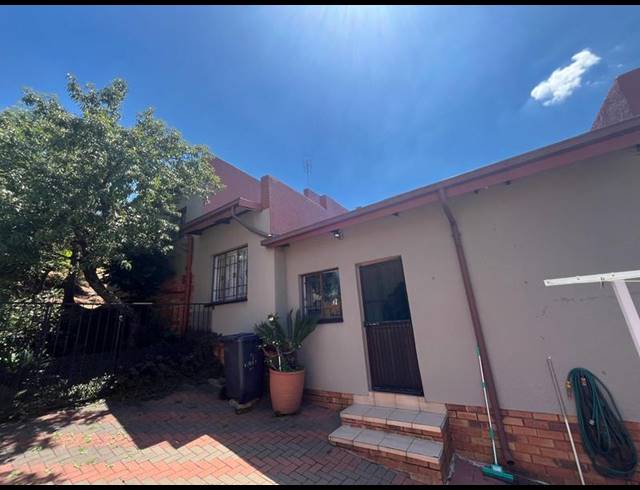 3 BEDROOM HOUSE FOR SALE IN WINCHESTER HILLS EXT 3